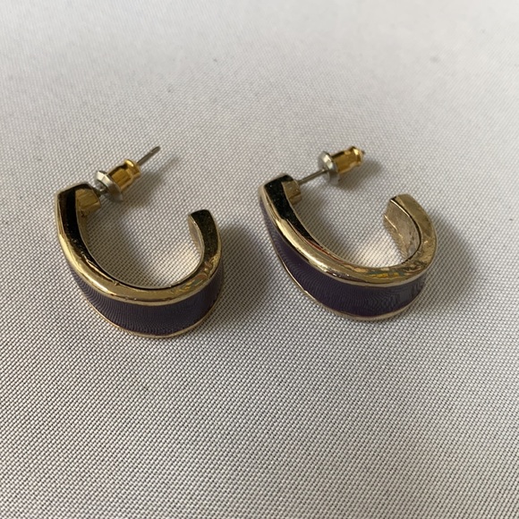 Vintage Goldtone purple enameled crescent hoops - Picture 5 of 7